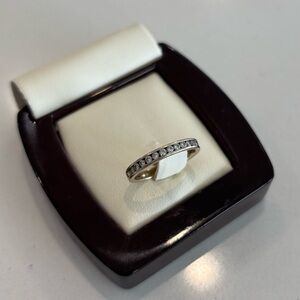 Elegant NATURAL REAL Diamond and White Gold Women's Ring